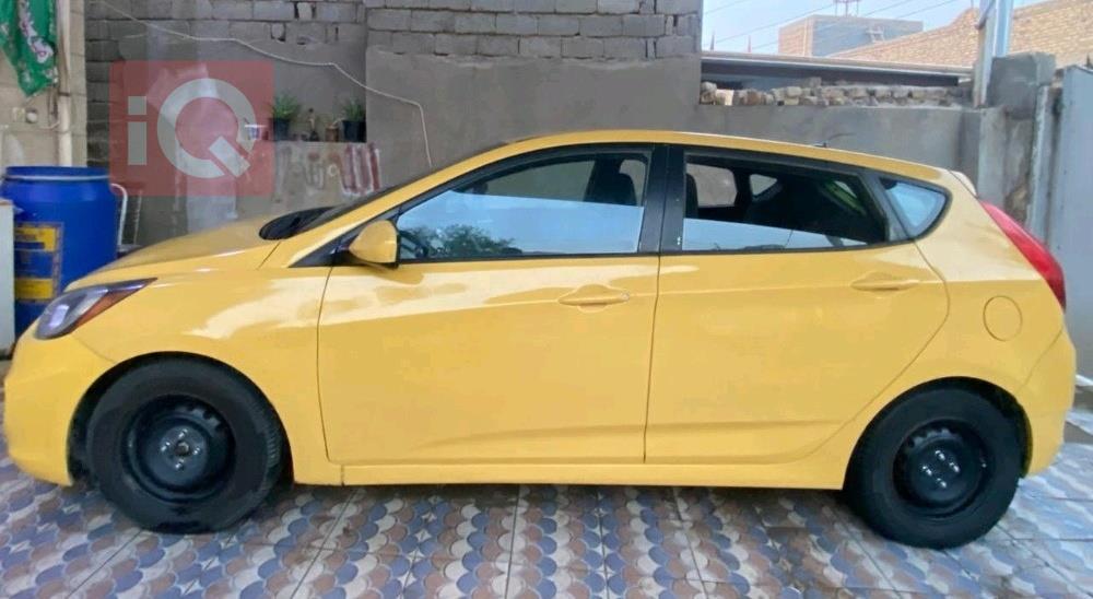 هیوندای ئەکسنت هاچباک